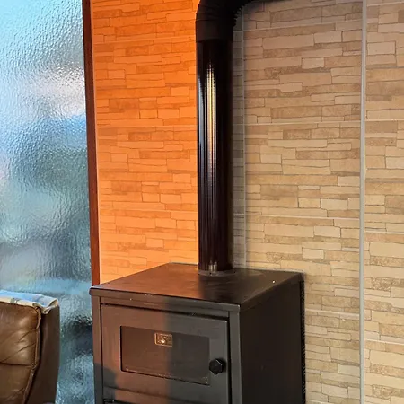 Vikendica Nina I Lola *