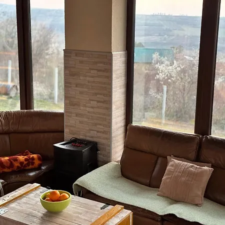 Vikendica Nina I Lola *